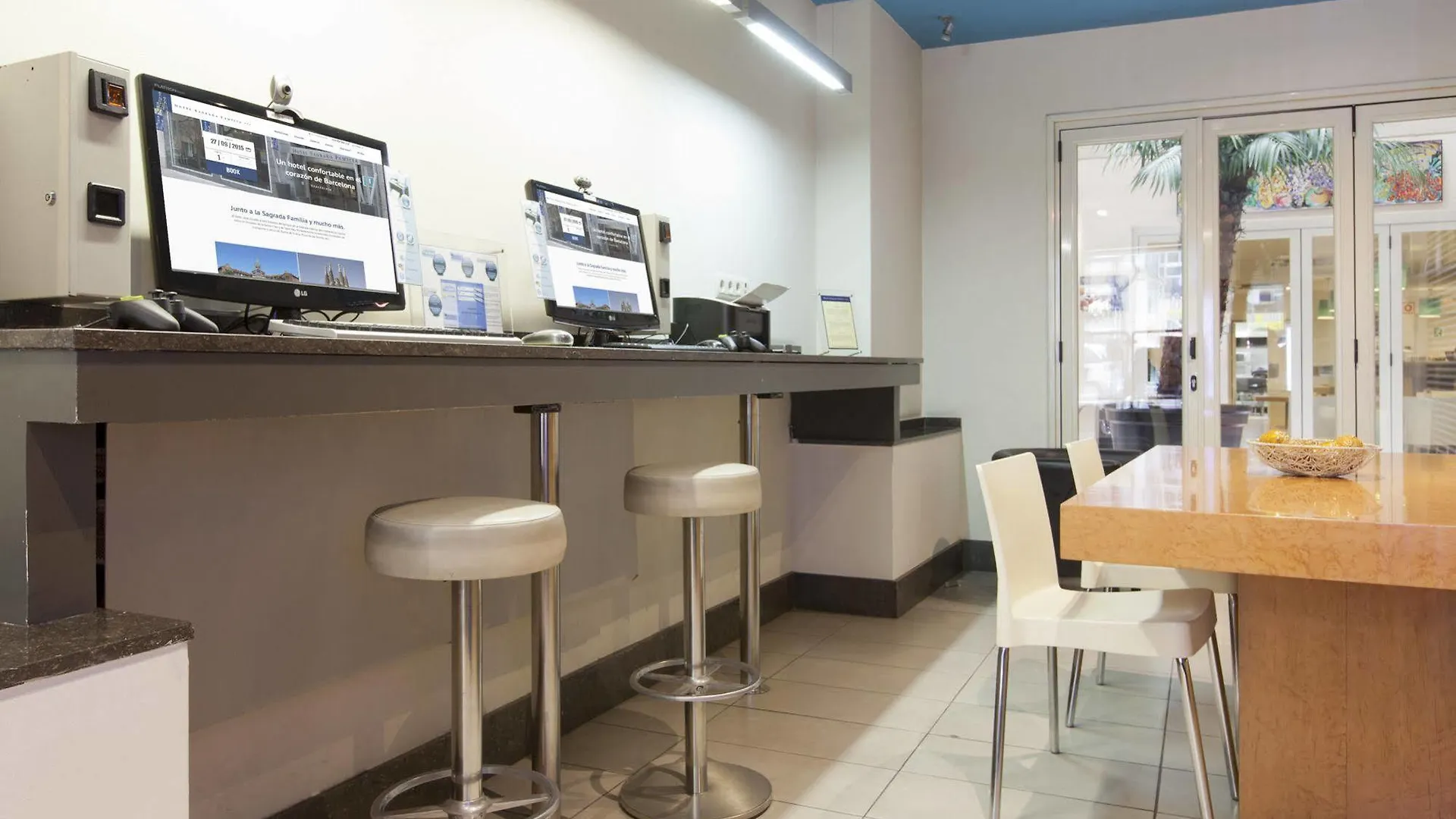 Hotel Sagrada Familia Barcelona 3*,  España
