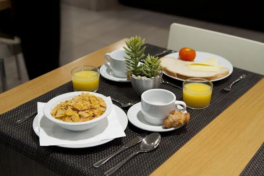 Hotel Sagrada Familia Barcelona 3*,