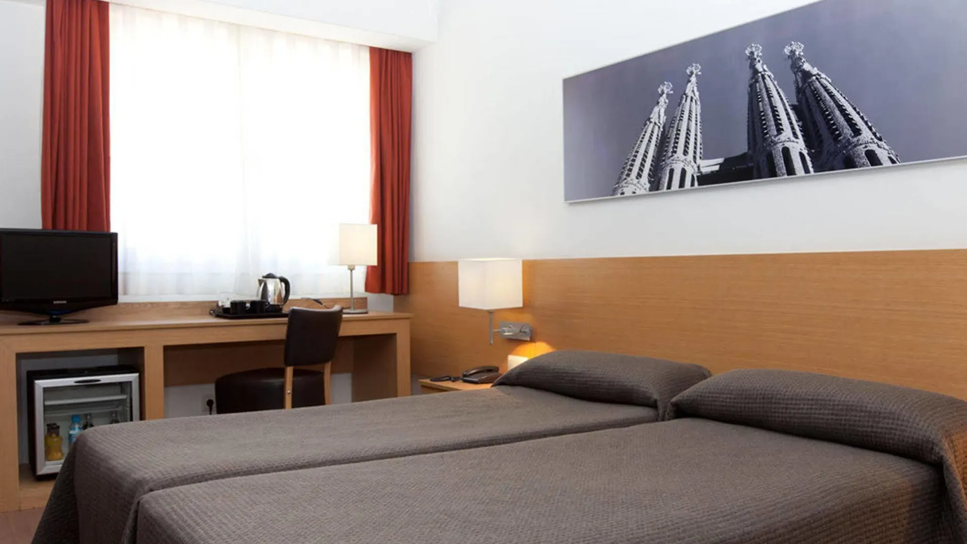 Hotel Sagrada Familia Barcelona 3*,